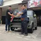 Serah terima mobil listrik KX-Upgrade ke konsumen oleh Kurnia Motors. (ist)