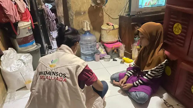 Cerita Haru di Balik Pengamen Viral Bawa Anak di Depok