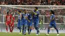 Pemain Persib Bandung merayakan gol yang dicetak Artur Gevonrkyan ke gawang Persija Jakarta pada laga Shopee Liga 1 di SUGBK, Jakarta, Rabu (10/7). Persija bermain imbang 1-1 atas Persib. (Bola.com/Yoppy Renato)