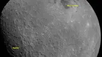 Foto permukaan Bulan yang diambil dari orbit lunar oleh Chandrayaan-2, misi tanpa awak milik India. (ISRO)