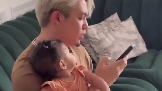 Momen Irwansyah Momong Humaira Sambil Lantunkan Ayat Suci (credit: instagram/zaskiasungkar15)