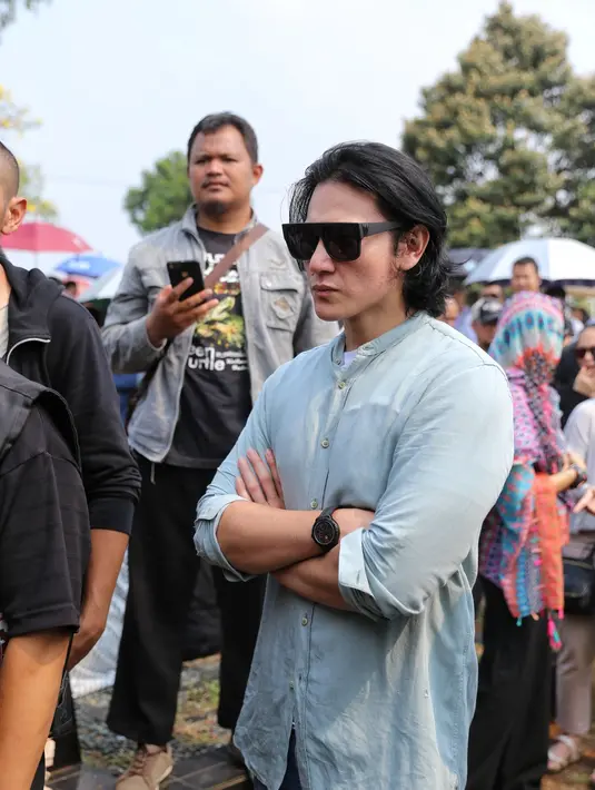 Pemakaman Istri Indro Warkop