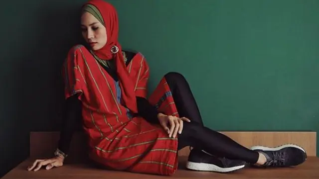 [Bintang] Beginilah Gaya Kekinian Steffy Burase, Model Cantik yang Dicekal KPK