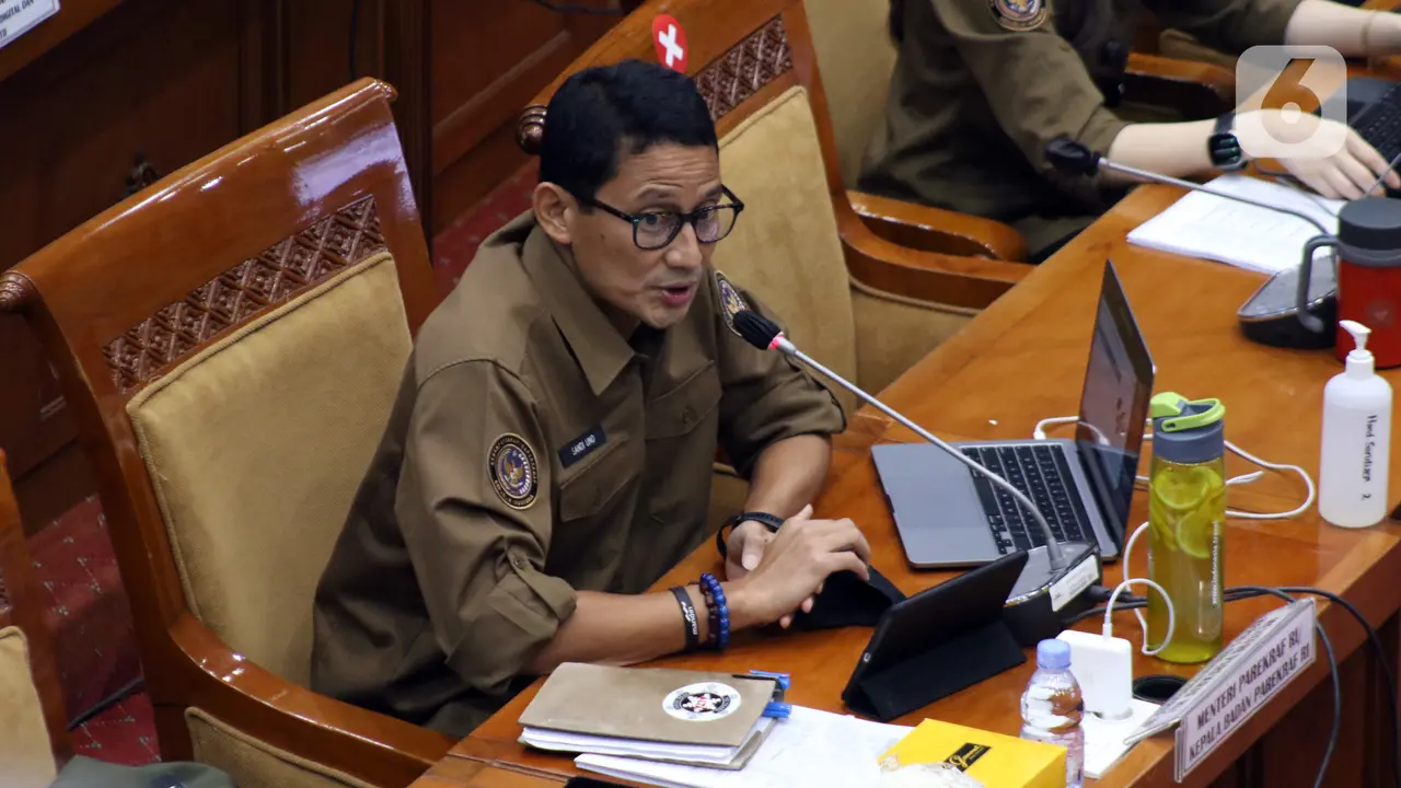 FOTO: Sandiaga Uno - DPR Bahas Kesiapan MotoGP Mandalika 2022