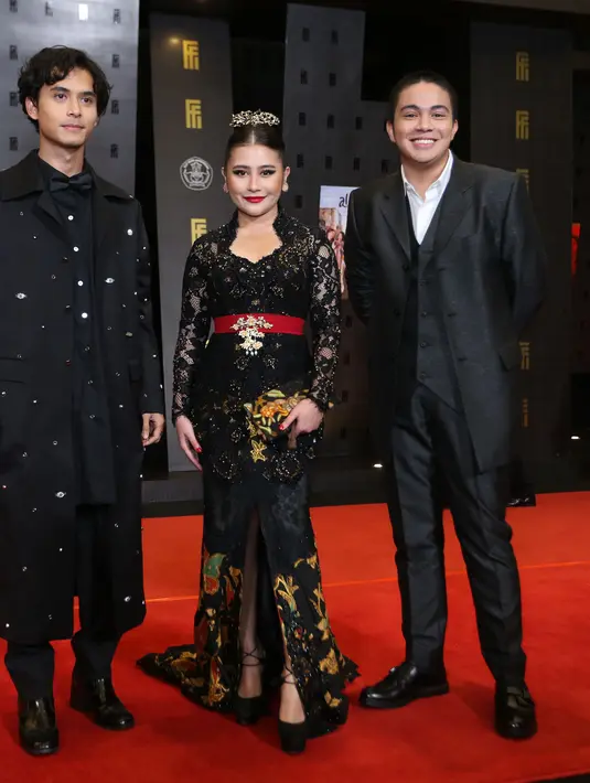 Prilly Latuconsina Red carpet FFI 2021 (Budy Santoso/© KapanLagi.com)