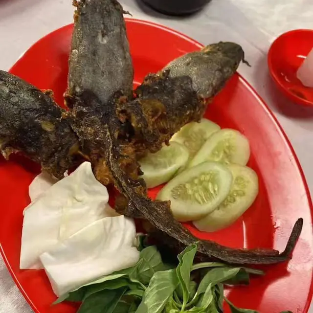6 Potret Kepala Ikan Nyeleneh Ini Kaget Sebelum Dimakan