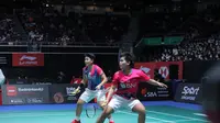 Ganda putri Indonesia Apriyani Rahayu/Siti Fadia Silva Ramadhanti merebut gelar juara ganda putri Singapore Open 2022.&nbsp;Apri/Fadia&nbsp;mengalahkan Zhang Shu Xian/Zheng Yu pada laga final di Singapore Indoor Stadium, Minggu (17/7). (foto: PBSI)