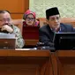 Ketua Pansus Terorisme Muhammad Syafii (kanan) memimpin Rapat Pansus Revisi UU Terorisme di Senayan, Jakarta, Rabu (31/5). Syafi'i mengungkapkan yang masih menjadi persoalan adalah soal definisi apa itu tindak pidana terorisme. (Liputan6.com/JohanTallo)