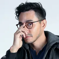 Darius Sinathrya, pemain film Asih.(Fotografer: Bambang E. Ros, Digital Imaging: Muhammad Iqbal Nurfajri /Fimela.com)