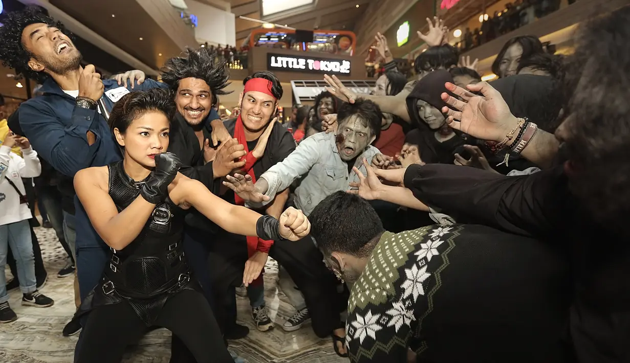 Bicara soal peran Nirina Zubir, di film 5 Cowok Jagoan dirinya menjadi Debby yang merupakan seorang pembunuh bayaran. Pastinya, ia harus keluar dari zona nyamannya, lantaran biasa mendapat peran yang ceria. (Bambang E.Ros/Bintang.com)