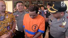 Seorang buruh bangunan diringkus aparat Polres Salatiga, Jawa Tengah, karena melakukan penipuan dan penggelapan handphone milik wanita muda, dengan modus dicarikan pekerjaan.