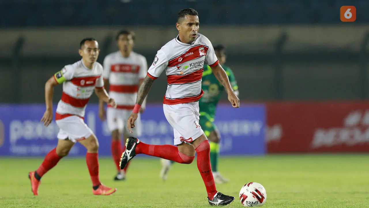 FOTO: Persebaya Raih Kemenangan kedua usai Tundukkan Madura United 2-1 - Beto Goncalves