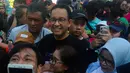 Anies Baswedan bersama istrinya tiba di kawasan Bundaran Hotel Indonesia sekitar pukul 07.30 WIB. (merdeka.com/Arie Basuki)