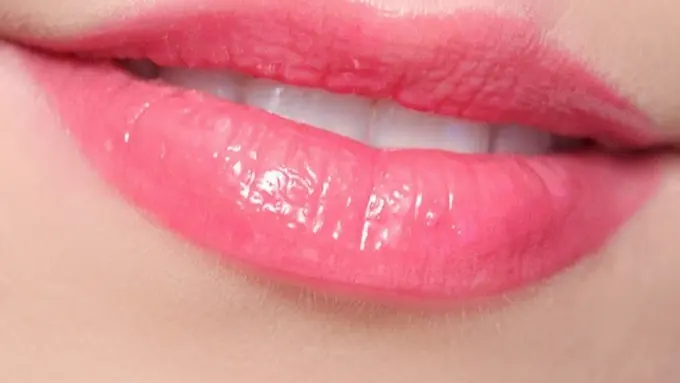 5 Tips Miliki Bibir Pink Alami Kurang dari 24 Jam, Mau Coba?