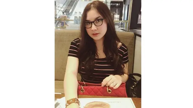 Jarang Tersorot, Ini 6 Potret Audrey Davis Anak David Naif yang Beranjak Dewasa