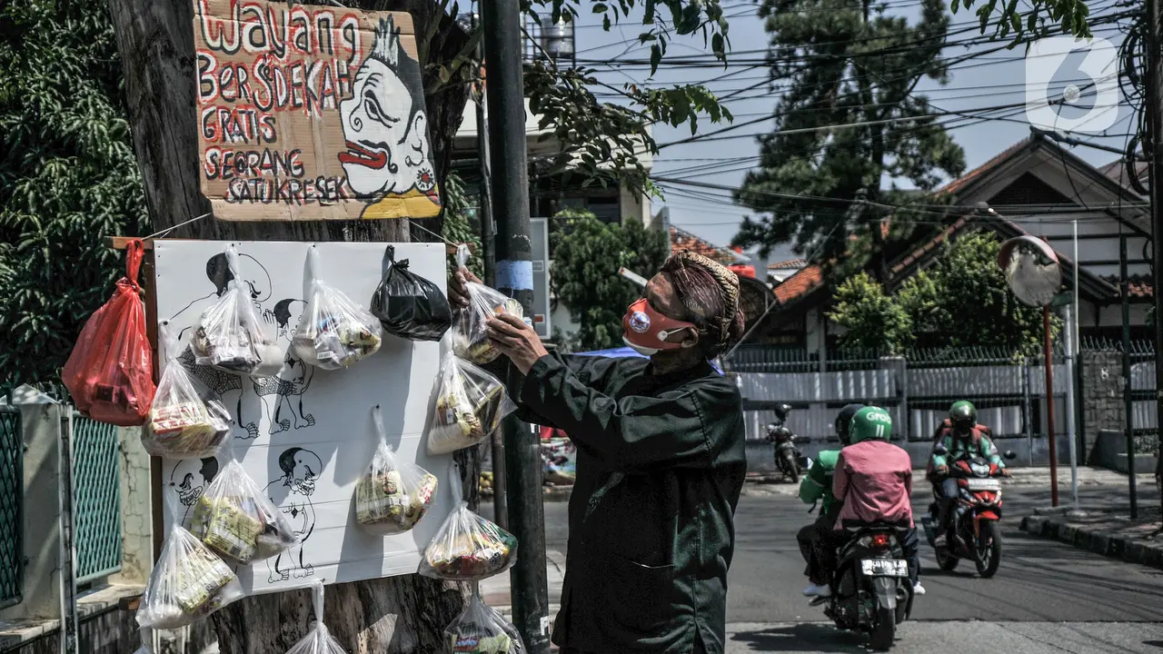Sedekah Cantolan ala Seniman Wayang di Masa Pandemi
