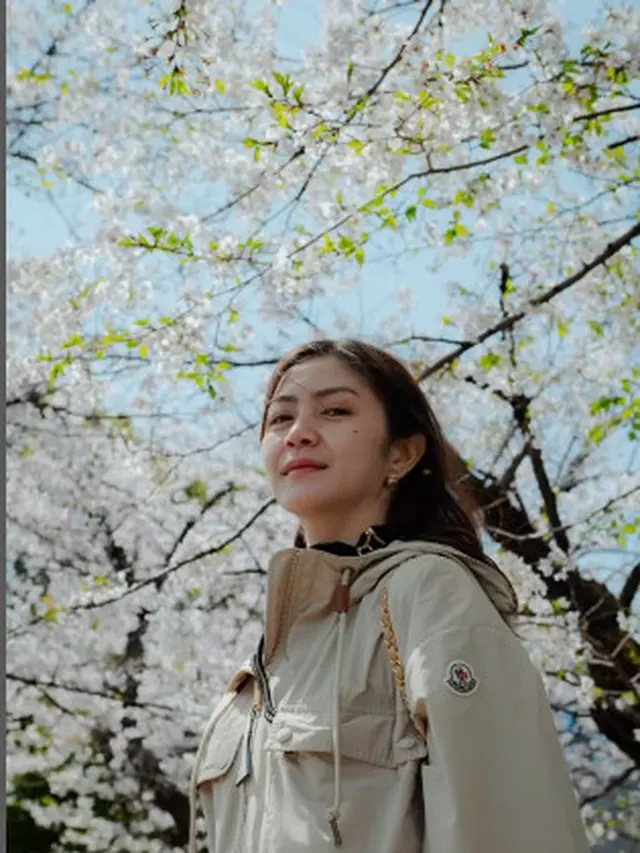 Artis Berburu Sakura ke Jepang