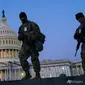 Pasukan Garda Nasional memperkuat zona keamanan di Capitol Hill di Washington pada 19 Januari 2021, sehari sebelum Presiden terpilih Joe Biden dilantik sebagai presiden ke-46 Amerika Serikat. (Foto: AP / J. Scott Applewhite)