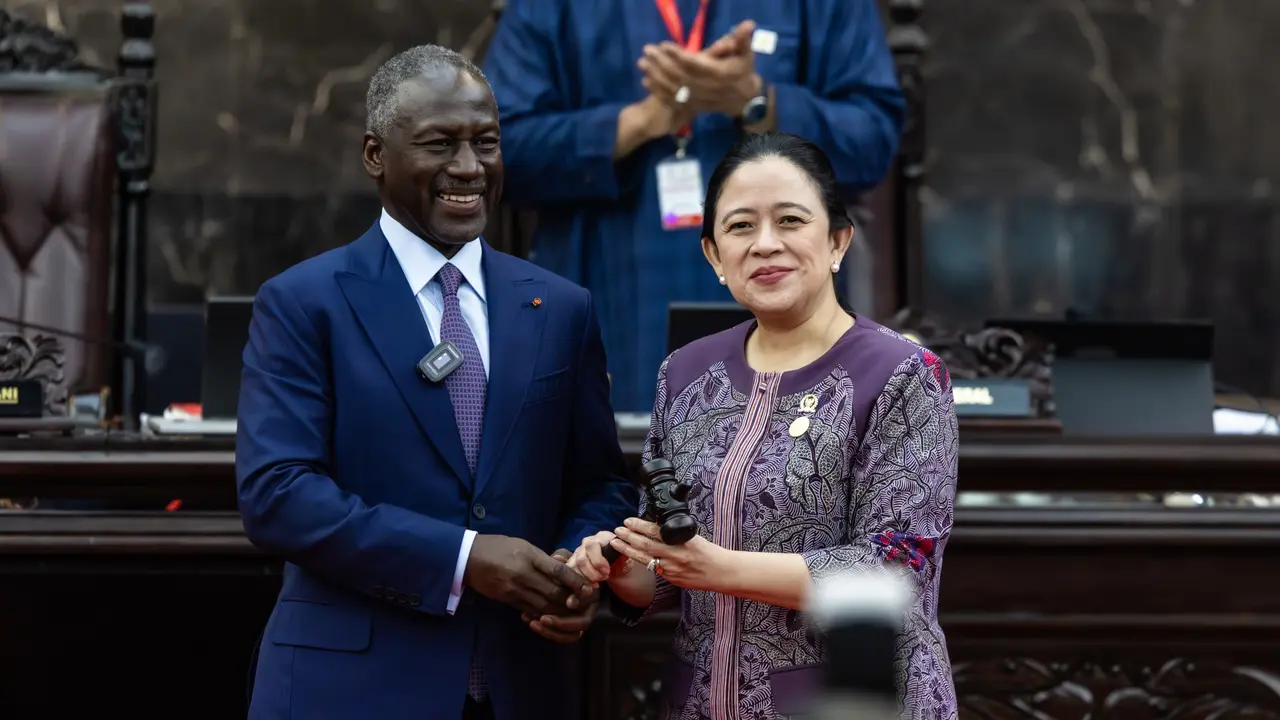 Puan Terima Penyerahan Keketuaan PUIC ke RI