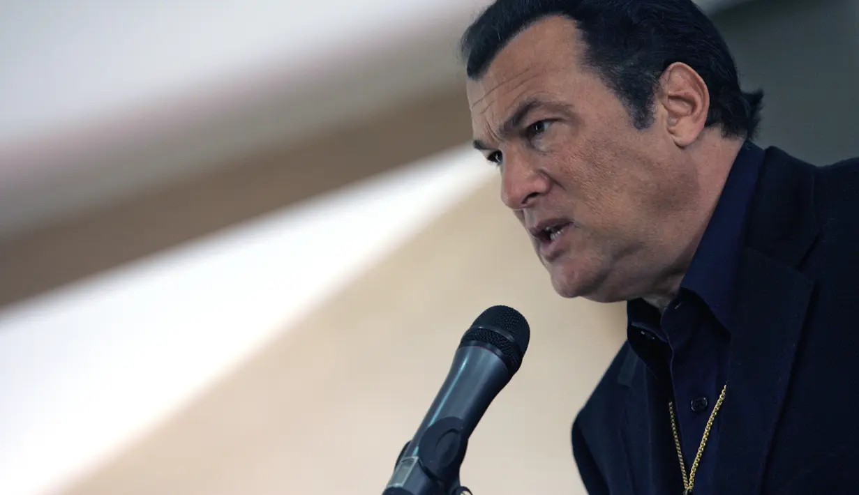 Dilansir dari ScreenRant, Julius Nasso mengancam Steven Seagel saat Seagel mengatakan ia akan pensiun. (MAYELA LOPEZ / AFP)