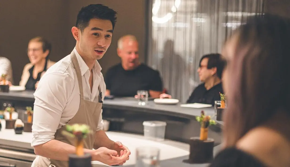 Dunia masak memasak sepertinya bkan hanya sebatas profesi bagi kelarga Chef Arnold. Kecintaan terhadap dunia kuliner juga dimiliki oleh sang adik, Reynold Poernomo. (FOTO: instagram.com/reynoldpoer)