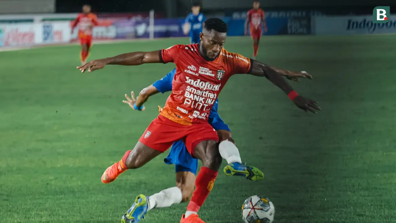 Striker Bali United, Privat Mbarga