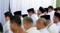 Momen Prabowo Salat Jumat di Tenda Ibadah Peserta Retret Kepala Daerah