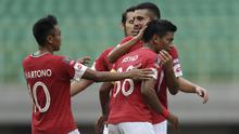 Para pemain Semen Padang merayakan gol yang dicetak Irsyad Maulana ke gawang Mitra Kukar pada laga Piala Presiden 2019 di Stadion Patriot, Bekasi, Kamis (14/3). Padang menang 2-0 atas Mitra. (Bola.com/Yoppy Renato)