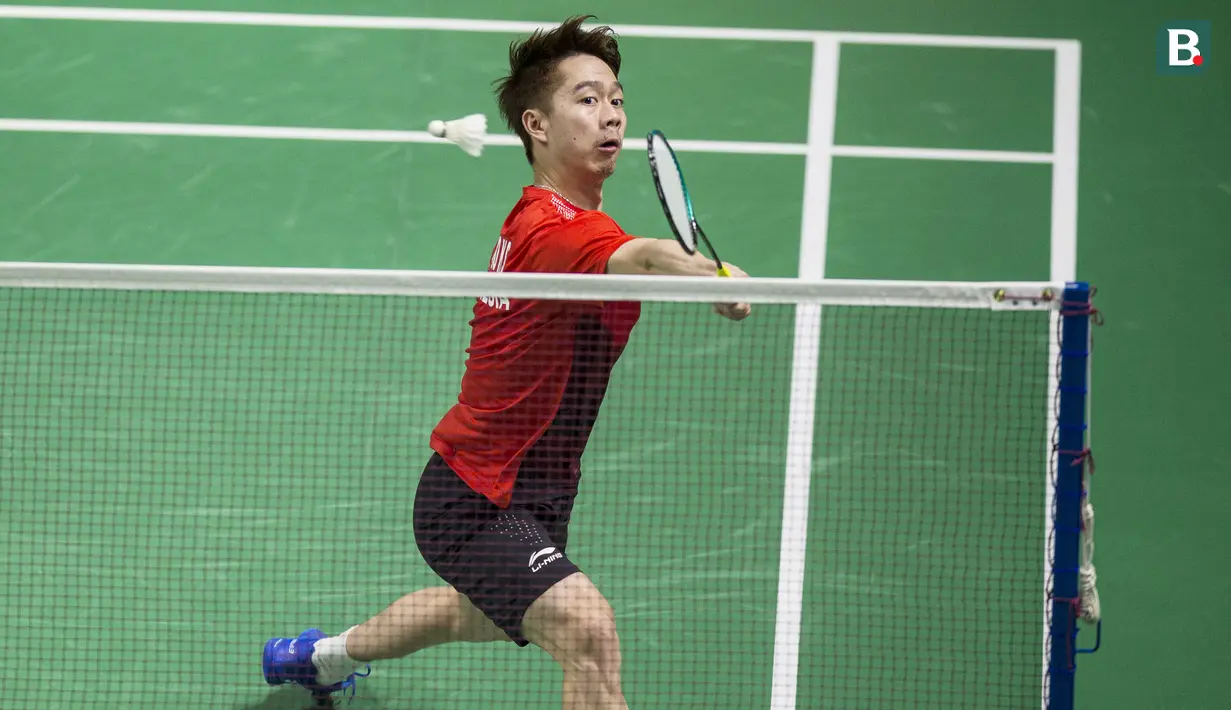 Pebulutangkis Indonesia, Kevin Sanjaya, saat melawan wakil China Taipei, Lee Jhe-Huei/Lee Yang, pada laga Asian Games di Istora, Jakarta, Senin (27/8/2018). Kevin/Marcus menang 21-15, 20-22, dan 21-12. (Bola.com/Vitalis Yogi Trisna)