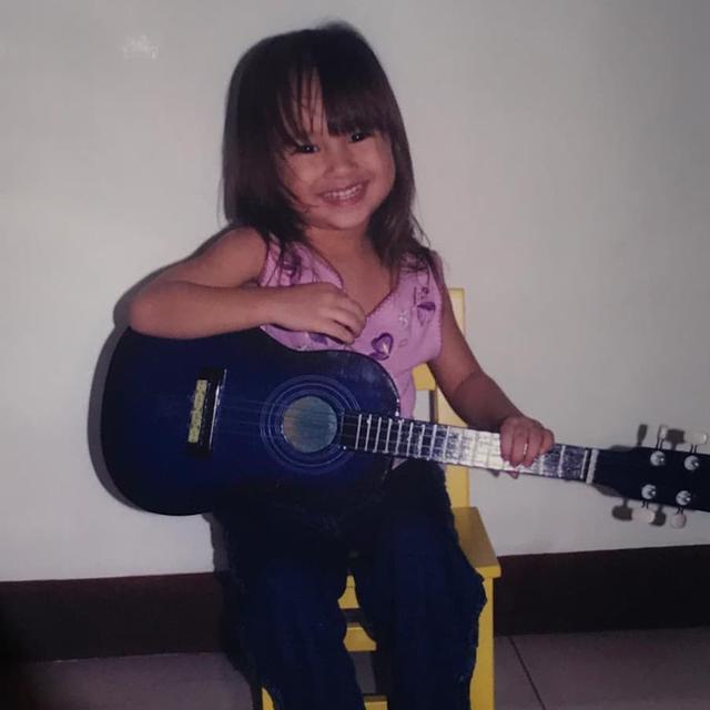 8 Potret Transformasi Caitlin Halderman, Punya Senyum Manis Sejak Dulu