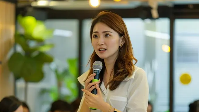 Ilustrasi berbicara di depan umum yang menurun/freepik.com/sameerapriyasanka89