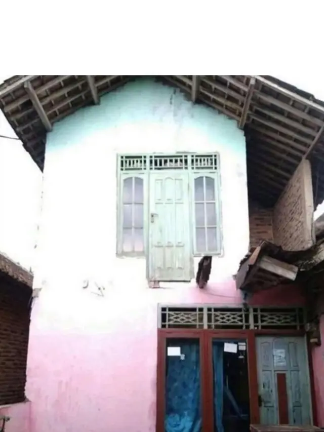 6 Potret Pasang Pintu di Ketinggian Ini Nyeleneh, Bingung Cara Masuknya