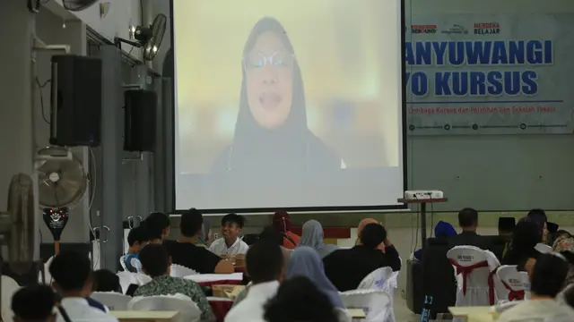 Lewat Banyuwangi Ayo Kursus, Ipuk Fasilitasi Ratusan Warga Ikuti Kursus Gratis Aneka Keterampilan