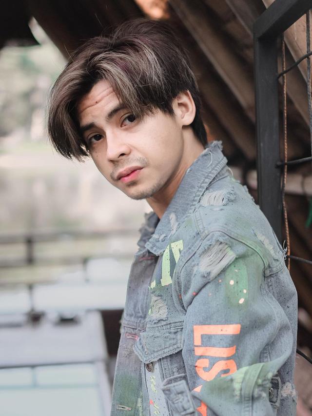 6 Potret Terbaru Arnold Leonard Pemeran Bisma Di Sinetron Mermaid In Love Hot Liputan6 Com