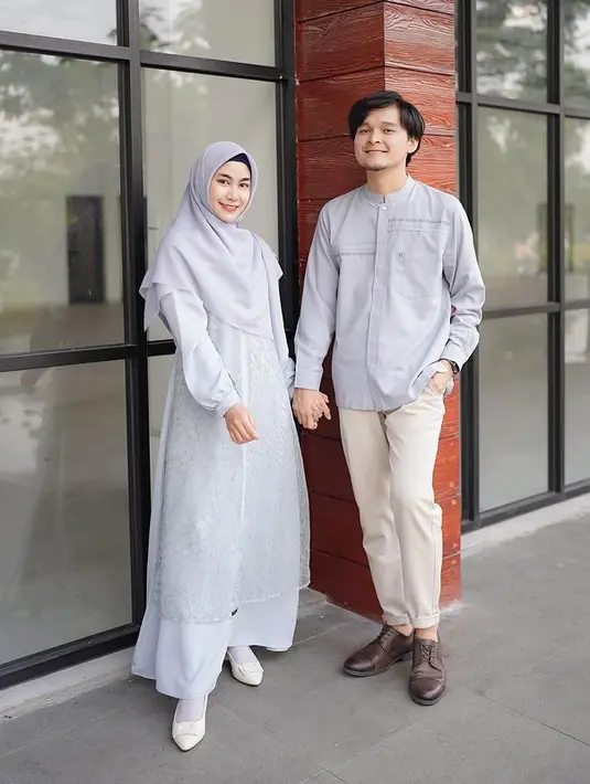 Anisa Rahma asuh buah hati [Instagram/anisarahma_12]