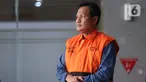 Bupati Muara Enim, Edison, berjalan meninggalkan gedung Merah Putih Komisi Pemberantasan Korupsi (KPK) usai menjalani pemeriksaan, Jakarta, Selasa (9/6/2026). (Liputan6.com/Helmi Fithriansyah)