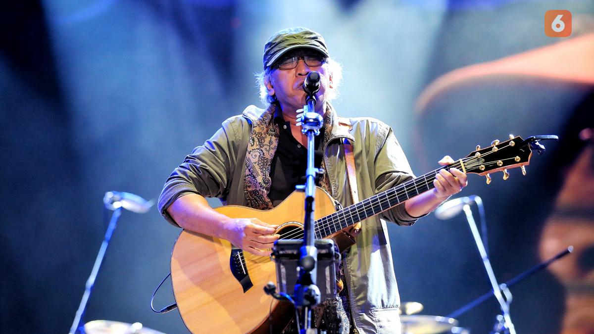 Profil dan Perjalanan Karier Iwan Fals, dari Pengamen hingga Menjadi Legenda Musik Indonesia