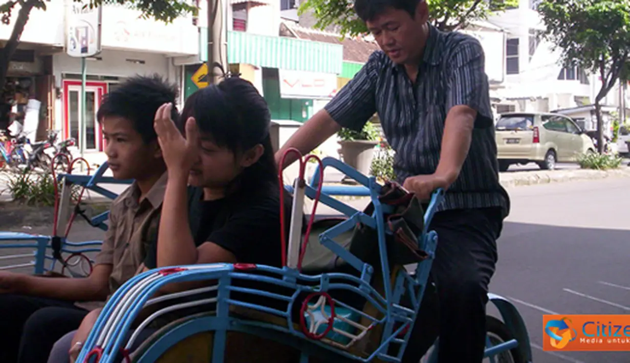 Citizen6, Medan: Saat ini becak motor telah berinovasi dengan menggunakan bahan bakar LPG atau Bioetanol. (Pengirim: Soelaiman Sunarto)