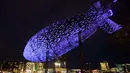 Proyeksi cahaya buatan berjudul "big Bang" oleh UxU Studio selama Amsterdam Light Festival di Amsterdam, Belanda, 27 November 2019. Festival dengan tema "DISRUPT!" tersebut digelar mulai 28 November hingga 19 Januari 2020 mendatang. (AP/Peter Dejong)