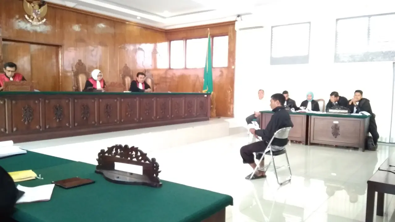 Ahli ITE, Fadlisyah (44) merupakan salah satu dosen di Fakultas Tehnik, Universitas Almuslim, Kota Lhokseumawe, yang dihadirkan JPU dalam kasus Saiful Mahdi (Liputan6.com/Rino Abonita)