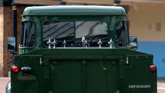 Bagian belakang Land Rover Defender yang di kustom khusus oleh Pangeran Philip untuk pemakamannya. (AP/Steve Parsons/Pool)
