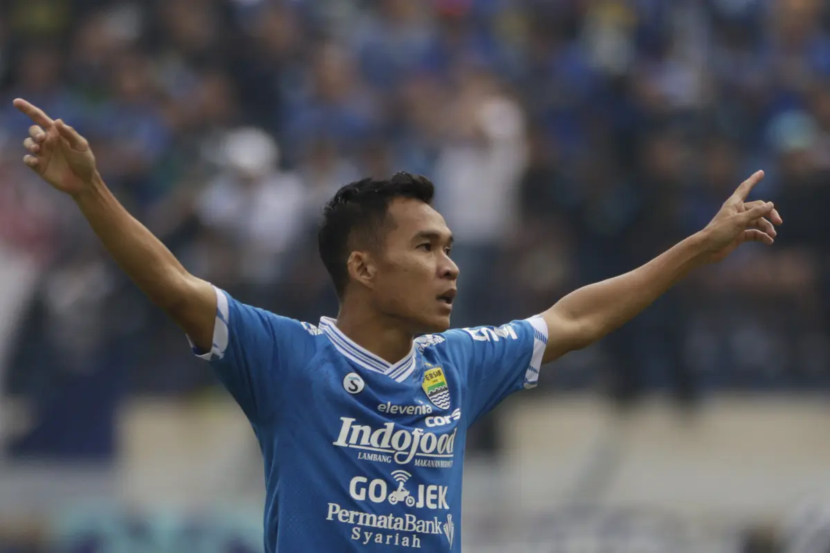 FOTO: Sempat Tertinggal, Arema Bangkit Imbangi Persib di Bandung