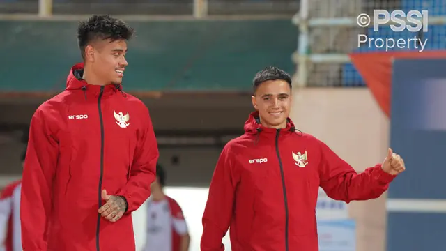 Foto: Timnas Indonesia Gelar Latihan di Bawah Guyuran Hujan Jelang Laga Melawan China di Kualifikasi Piala Dunia 2026