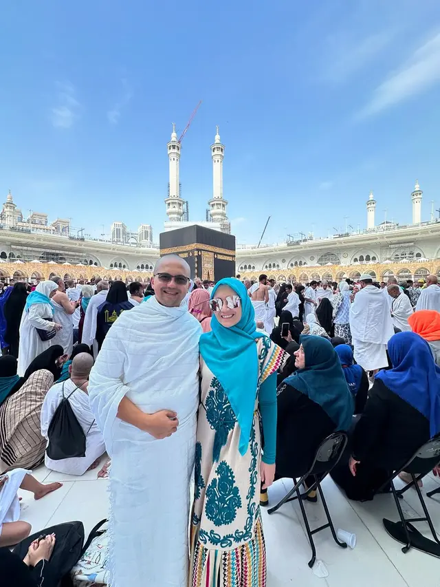 Sahrul Gunawan Umrah Bareng Istri dan Mertua