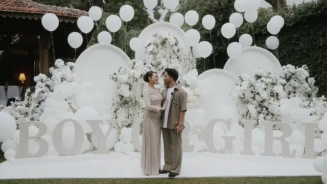 Bakal Punya Anak Laki-Laki, Aaliyah Massaid Tampil Cantik Kenakan Gaun Nude di Pesta Gender Reveal