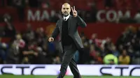 Manajer Manchester City Pep Guardiola saat mendampingi timnya melawan Manchester United di Old Trafford, Manchester, 26 Oktober 2016. (AFP/Oli Scarff)