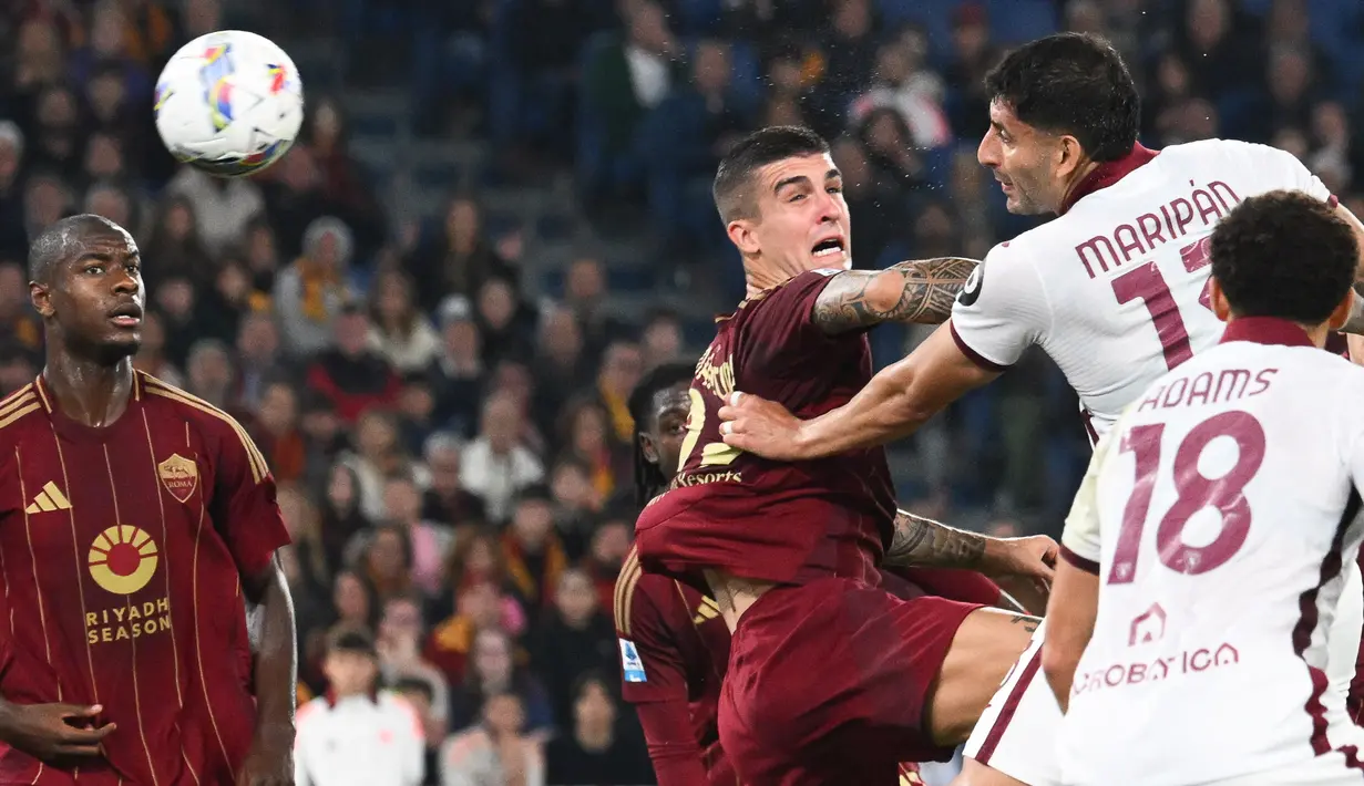 Hasil ini membawa tim berjulukan Serigala Ibu Kota itu berada di posisi 10 besar dengan 13 poin dari 10 kali bermain. Adapun Torino berada satu tingkat di atas, yakni posisi kesembilan, dengan 14 poin. (AFP/Alberto Pizzoli)