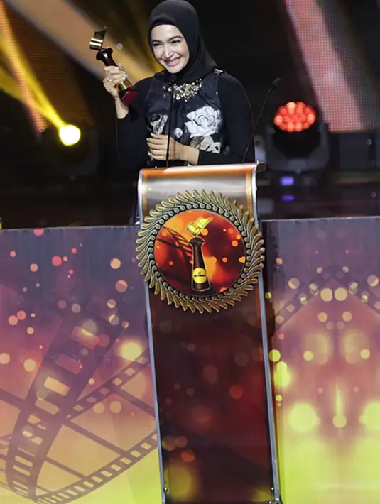 Berkat peran sebagai Sabrina dalam sinetron yang ditayangkan SCTV itu, Nabila dinobatkan sebagai Pemeran Wanita Serial Televisi Terpuji. Ia bersaing dengan Dewi Perssik, Masayu Anastasia, Naysilla Mirdad dan Ririn Dwi Aryanti. (Deki Prayoga/Bintang.com)