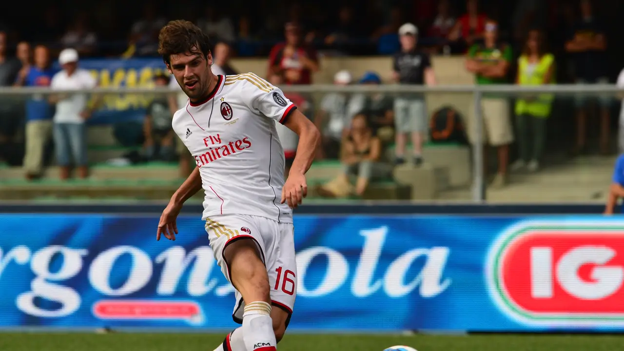 Andrea Poli membela AC Milan selama empat musim.