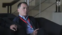 Presiden Direktur Lippo Cikarang, Toto Bartholomeus menunggu pemeriksaan di Gedung KPK, Jakarta, Jumat (9/11). Toto diperiksa sebagai saksi dalam kasus dugaan suap perizinan proyek pembangunan Meikarta. (Merdeka.com/Dwi Narwoko)